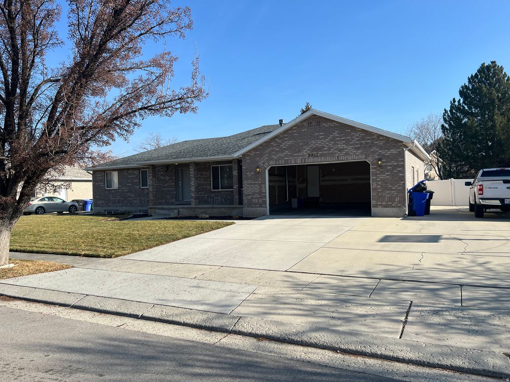 Photo of 8317 S SPRATLING DR, West Jordan, UT 84081 (MLS # 2131045)