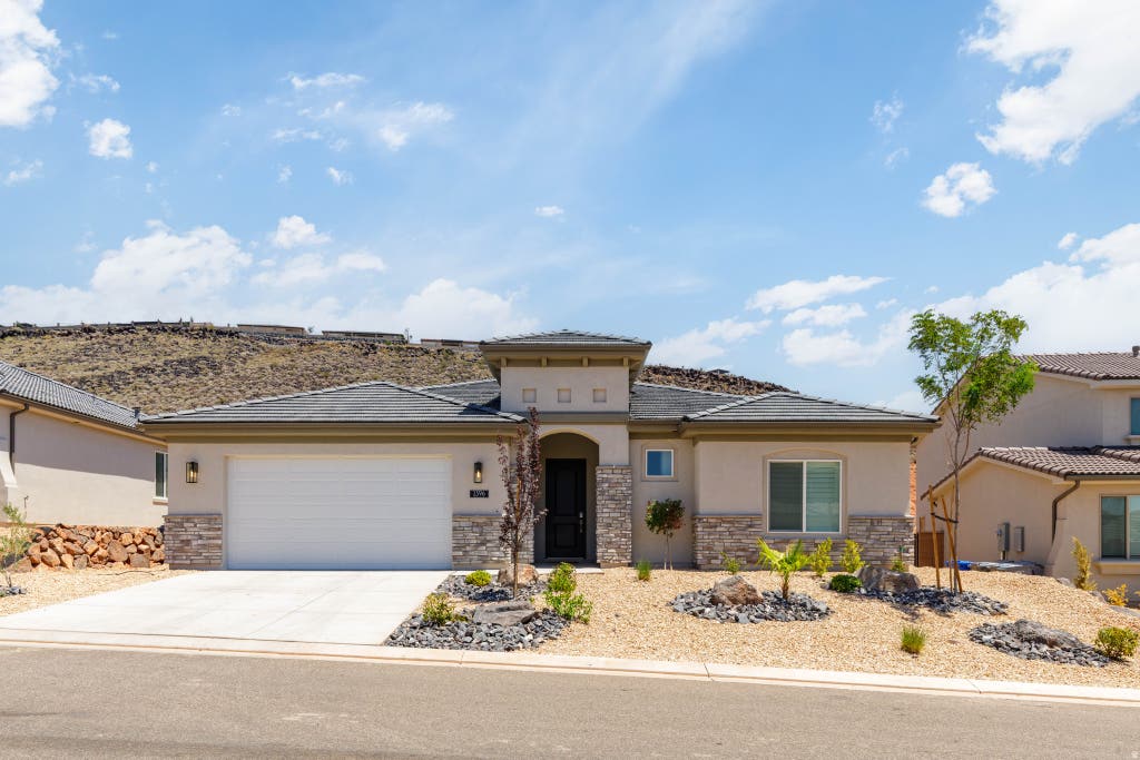 Photo of 1396 N RUSTICO DR, Washington, UT 84780 (MLS # 2174163)