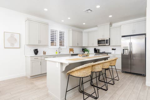 Tiny photo for 1396 N RUSTICO DR, Washington, UT 84780 (MLS # 2174163)