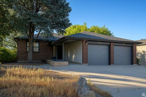 Photo of 1815 E HILLCREST AVE, Salt Lake City, UT 84106 (MLS # 2121715)