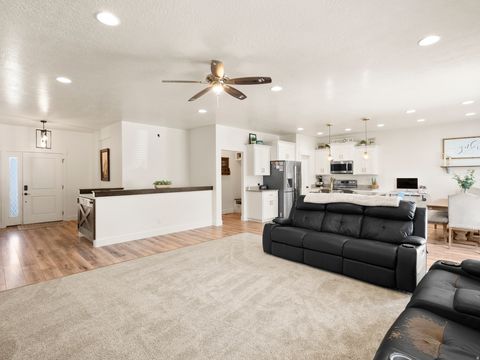 Tiny photo for 812 N SPRING LN, Spanish Fork, UT 84660 (MLS # 2127764)