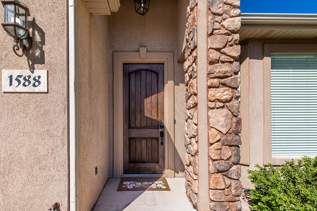 Photo of 1588 W CANYON DR, Cedar City, UT 84720 (MLS # 2156733)