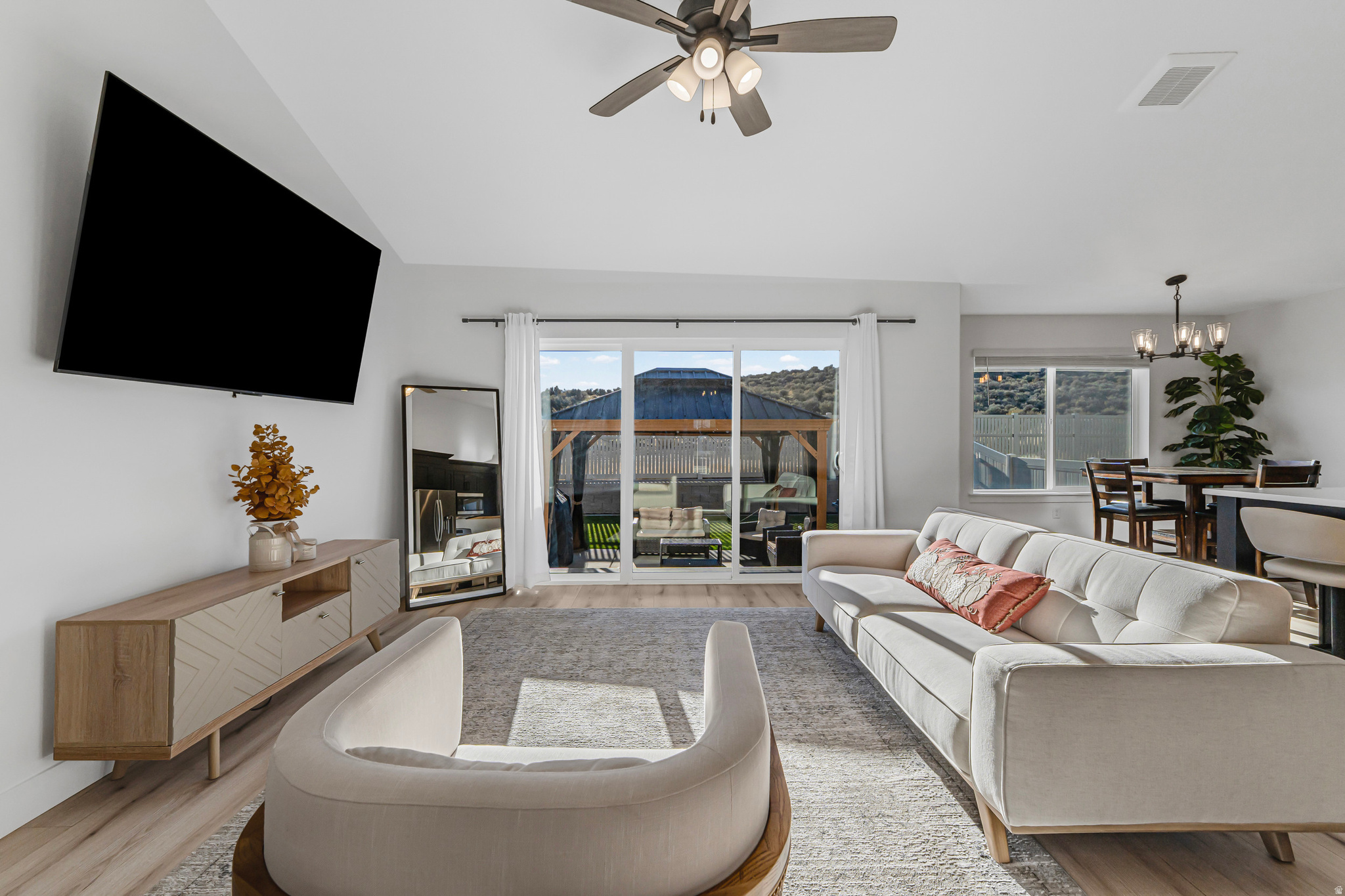 HIGH RIDGE - Residential