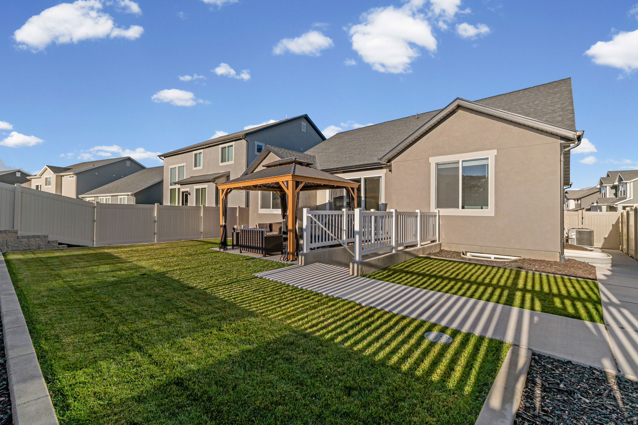 HIGH RIDGE - Residential