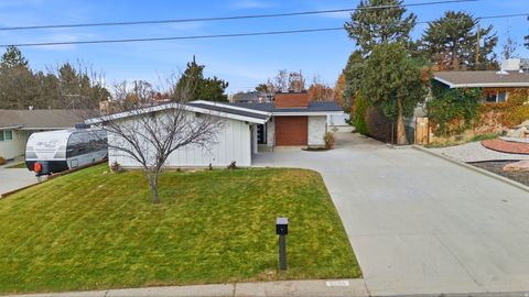 Tiny photo for 2809 E 4510 S, Holladay, UT 84117 (MLS # 2124725)