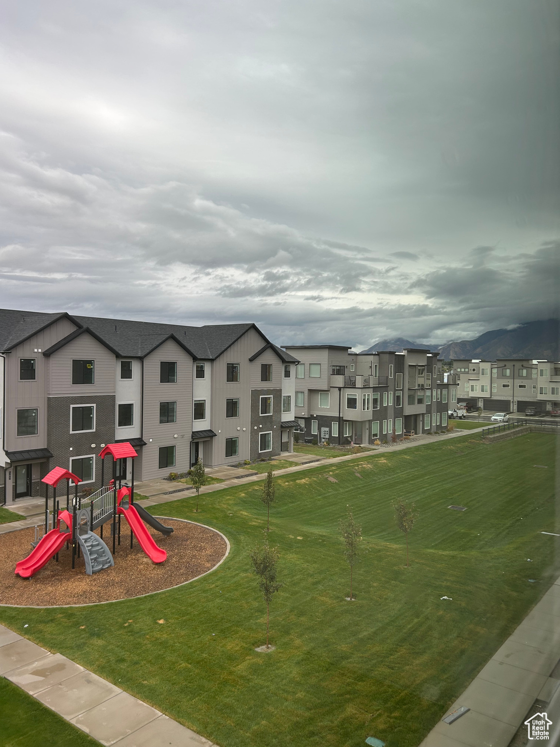 HAVEN OAKS - Residential