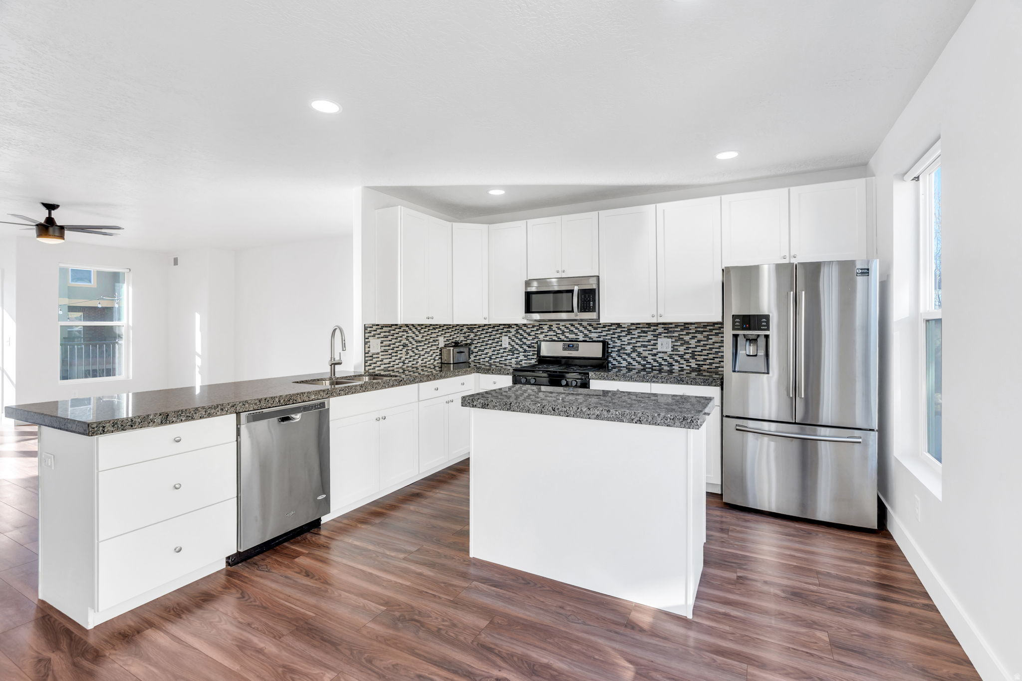 ELGIN PLACE - Residential