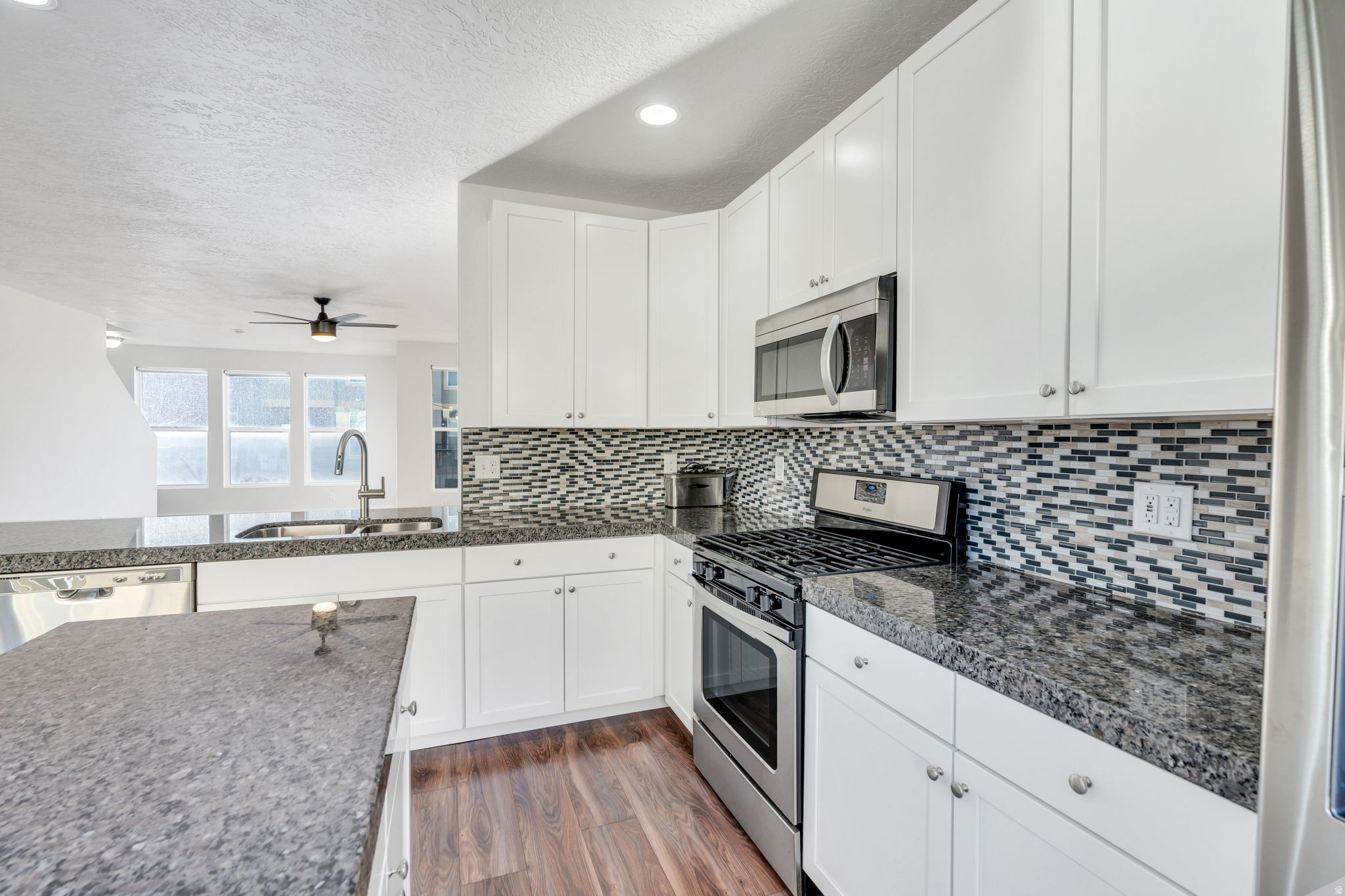 ELGIN PLACE - Residential