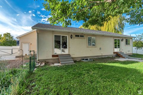 Tiny photo for 812 S SARATOGA DR, Saratoga Springs, UT 84045 (MLS # 2110837)