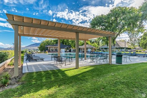 Tiny photo for 812 S SARATOGA DR, Saratoga Springs, UT 84045 (MLS # 2110837)