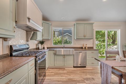 Tiny photo for 812 S SARATOGA DR, Saratoga Springs, UT 84045 (MLS # 2110837)