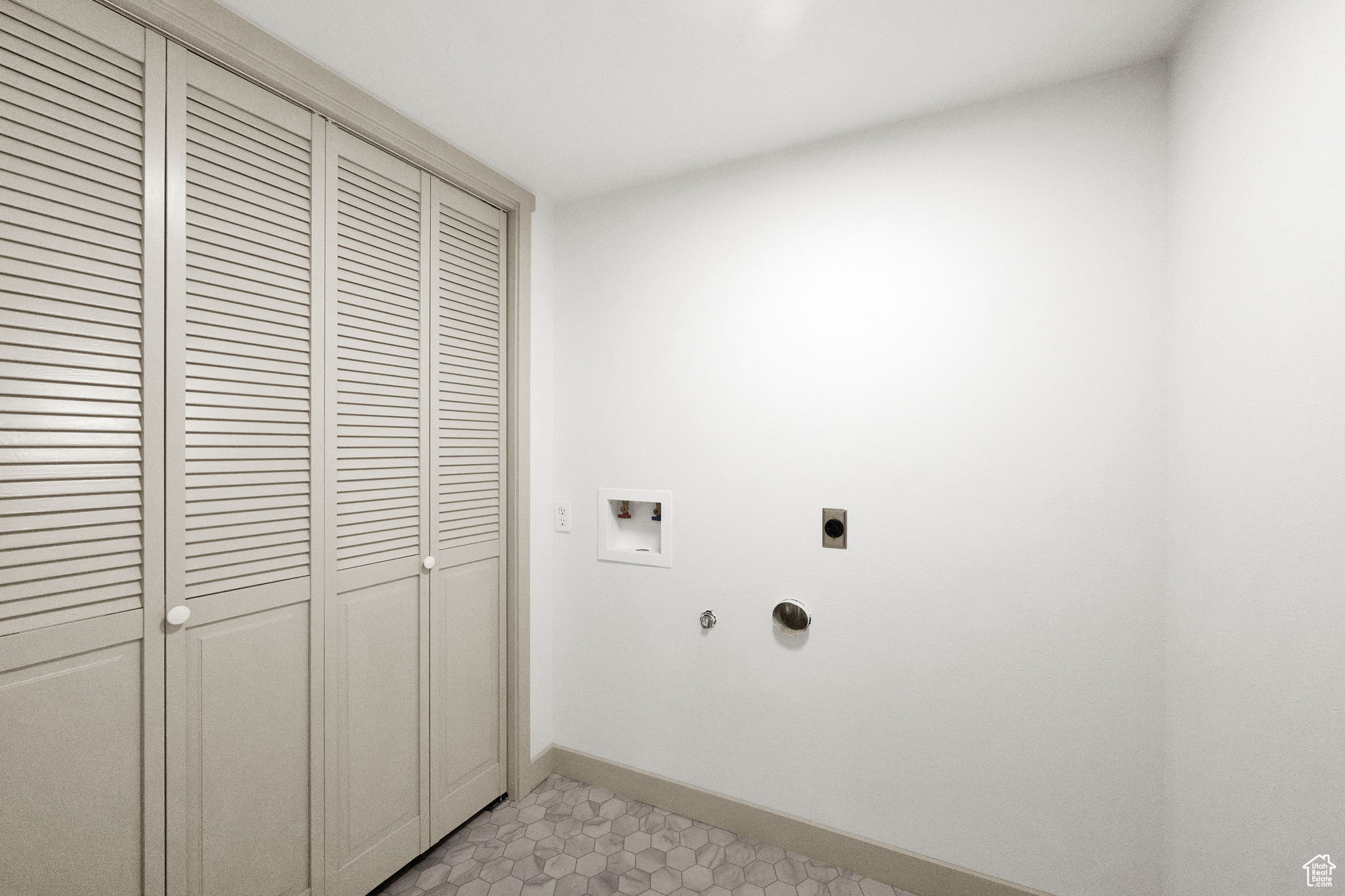 OAKWOOD ESTS 03 - Residential