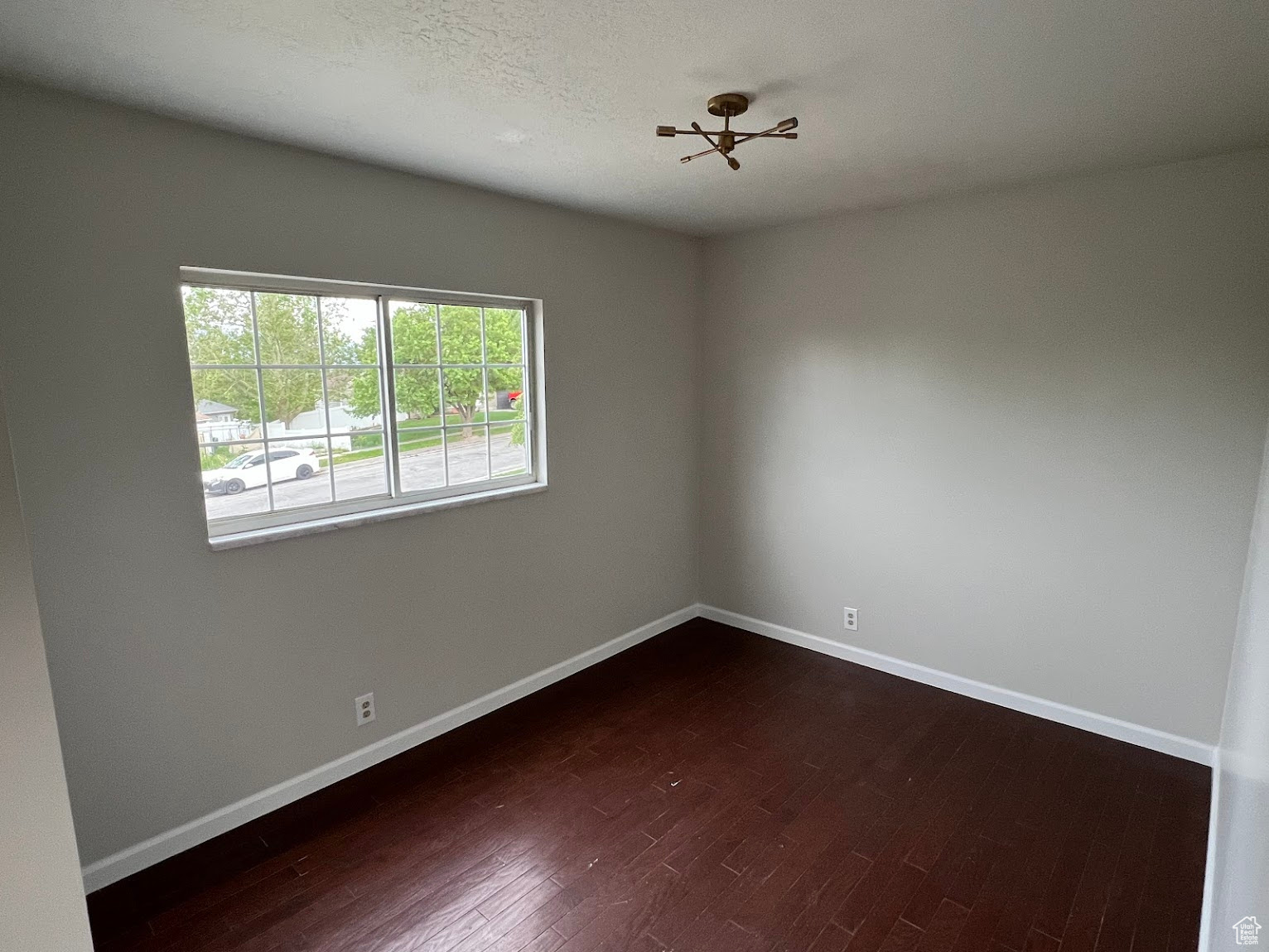 5950 S Sunset Vista Dr, Kearns, Utah image 12