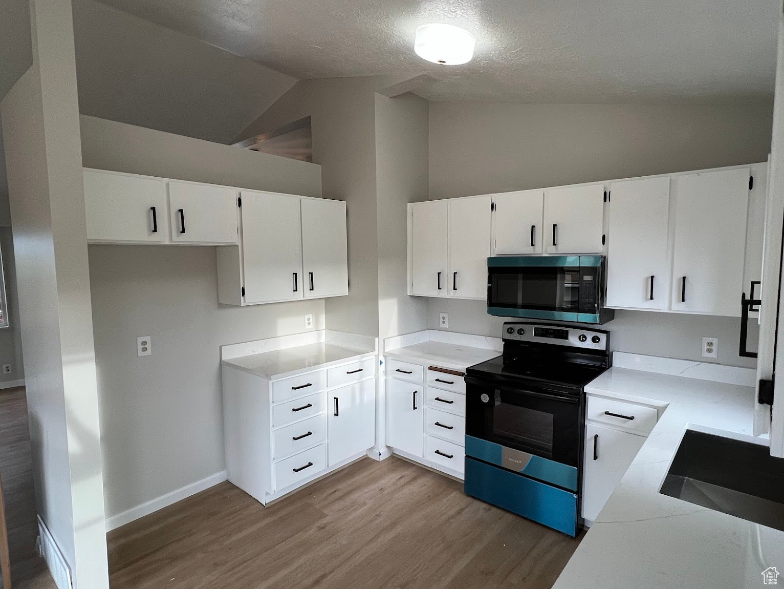 5950 S Sunset Vista Dr, Kearns, Utah image 5