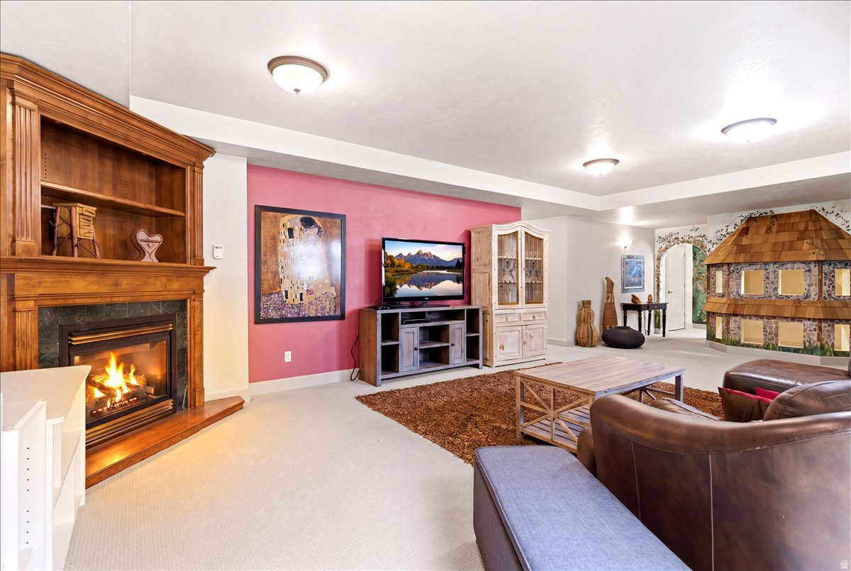 COUNTRY OAKS - Residential