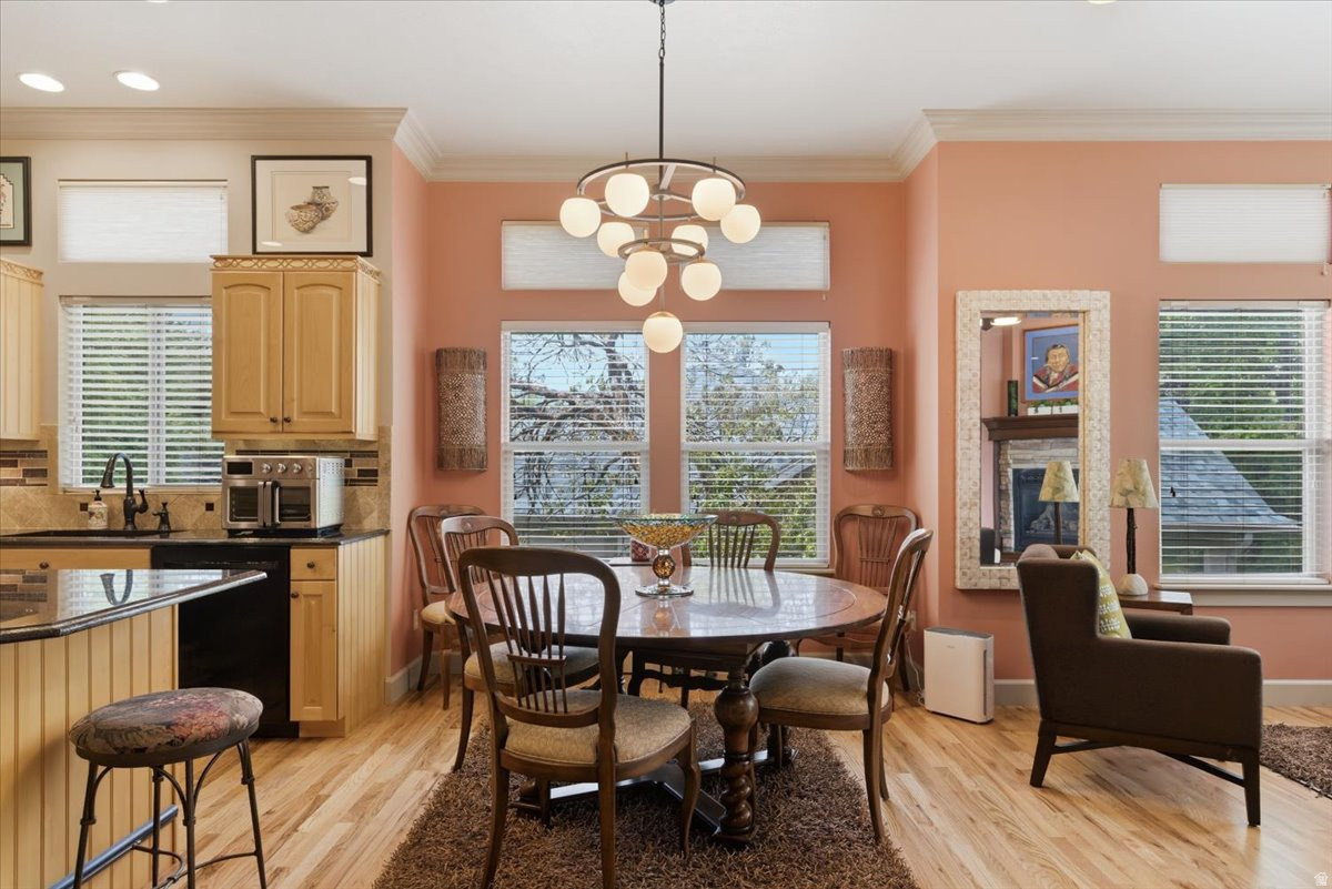 COUNTRY OAKS - Residential