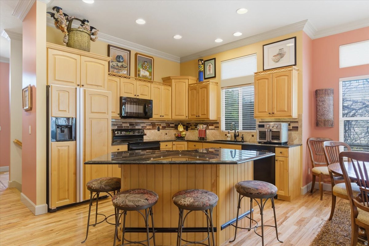 COUNTRY OAKS - Residential