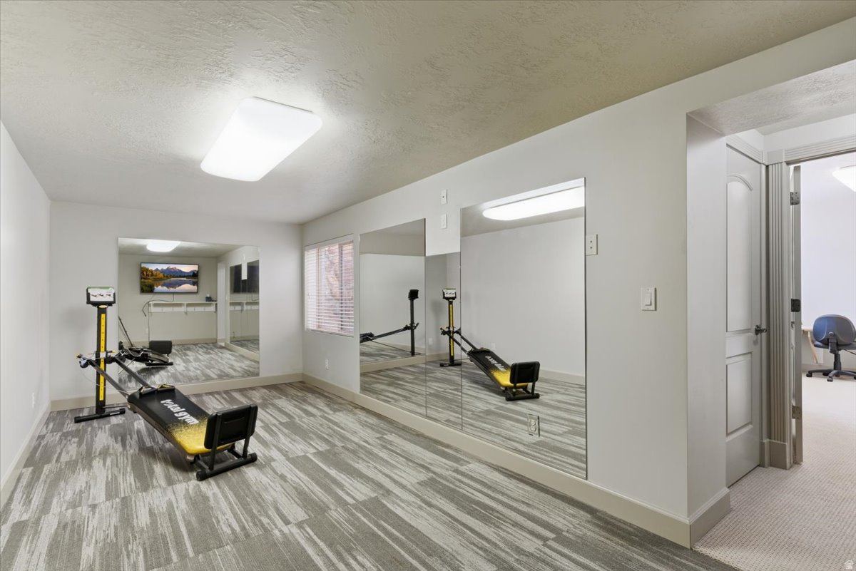 COUNTRY OAKS - Residential