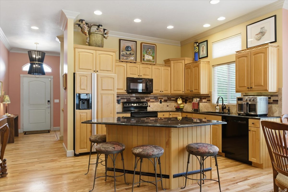 COUNTRY OAKS - Residential