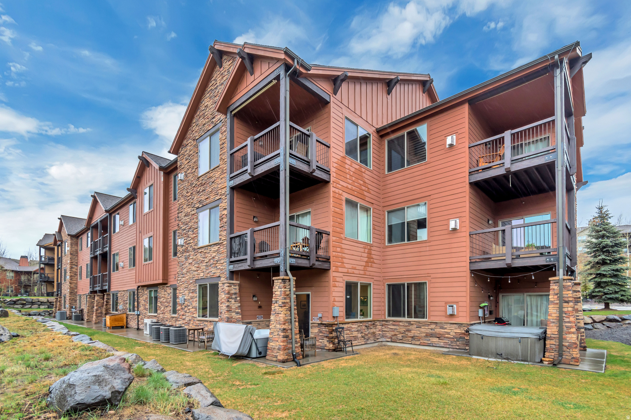 BLACK ROCK RIDGE - Residential