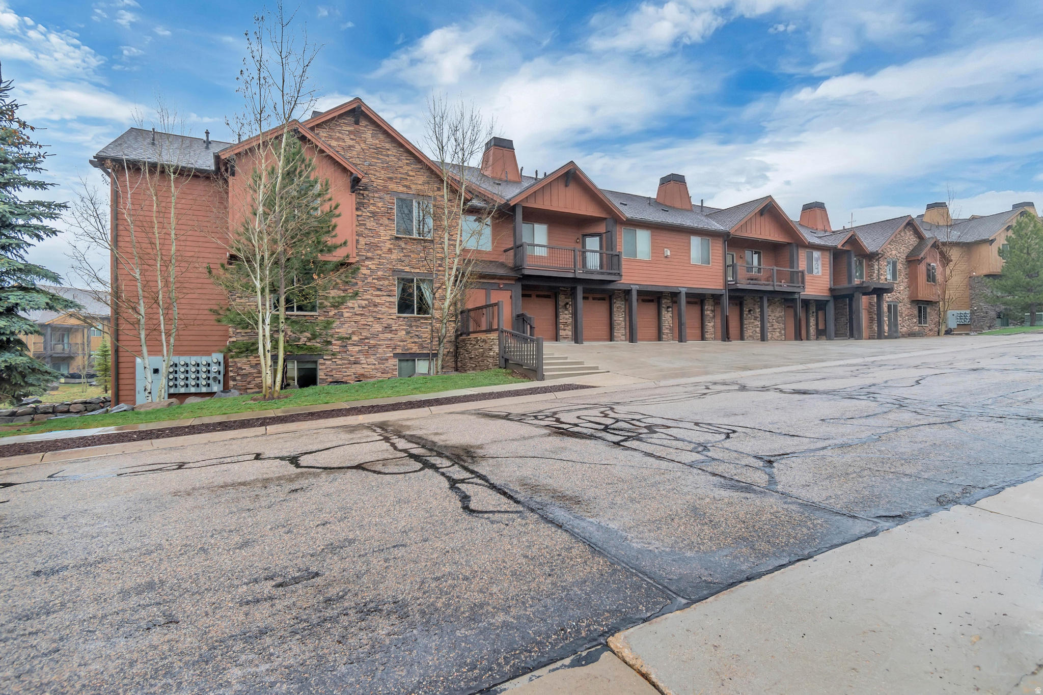 BLACK ROCK RIDGE - Residential