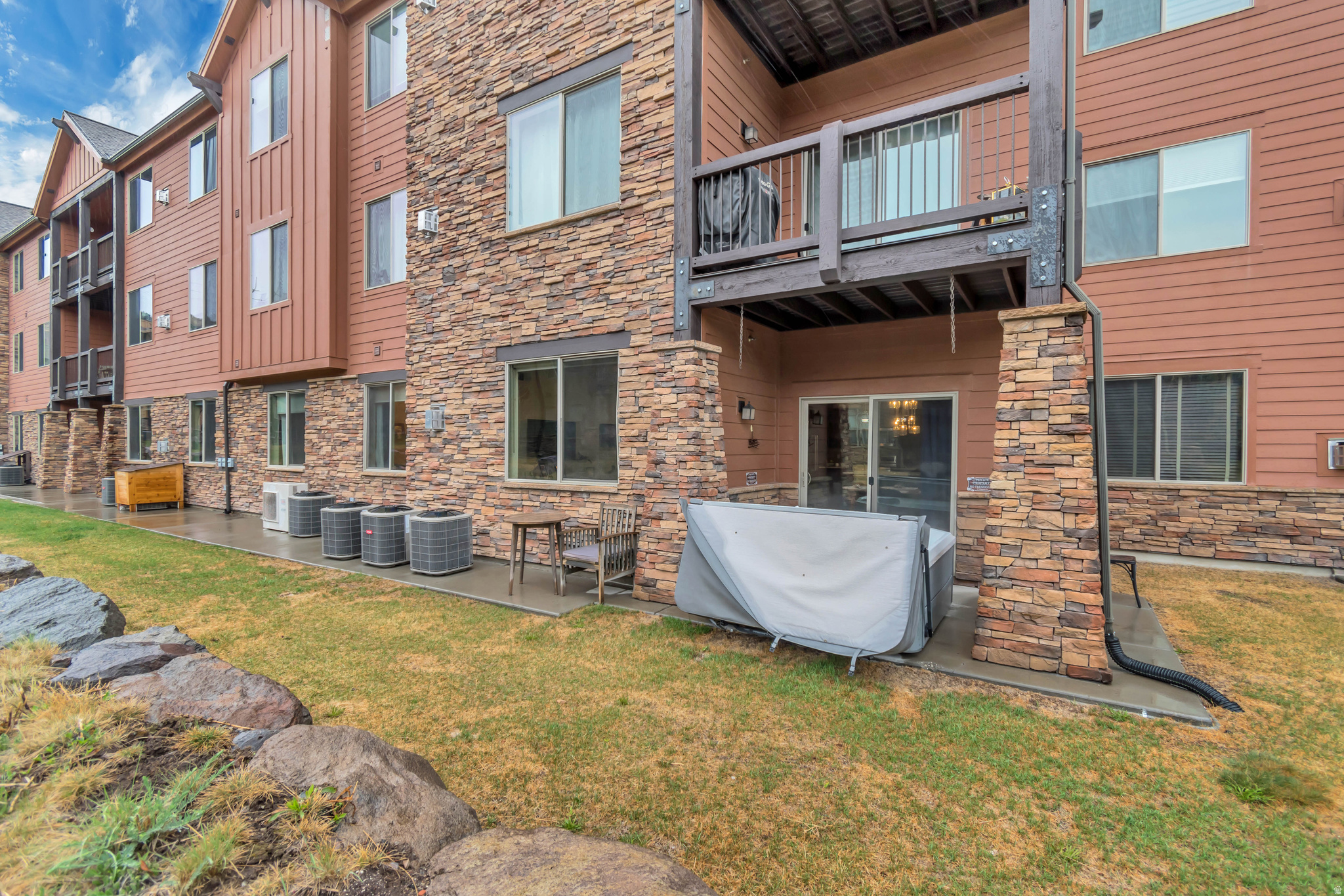 BLACK ROCK RIDGE - Residential