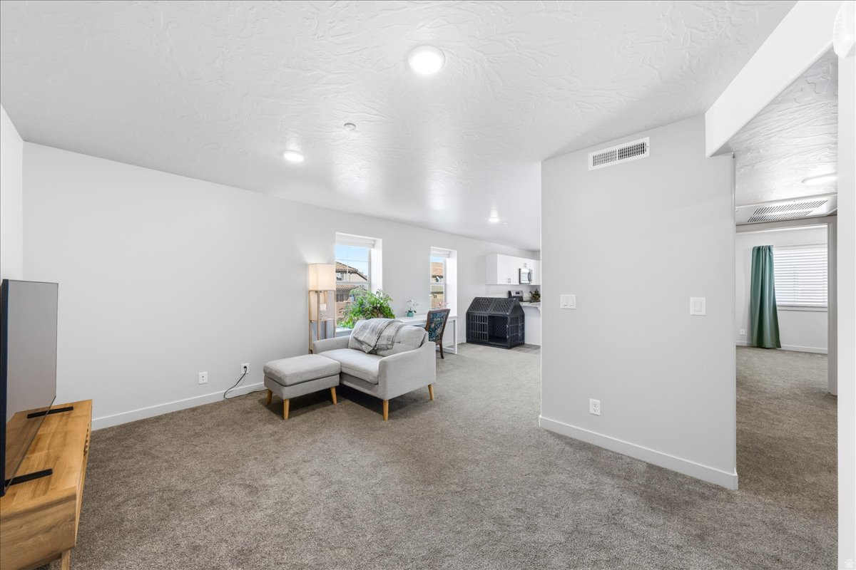 RED VISTA CONDOMINIUMS - Residential