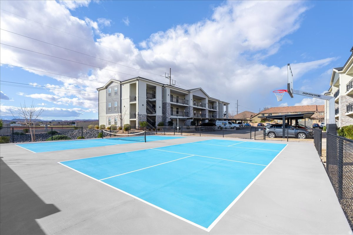 RED VISTA CONDOMINIUMS - Residential