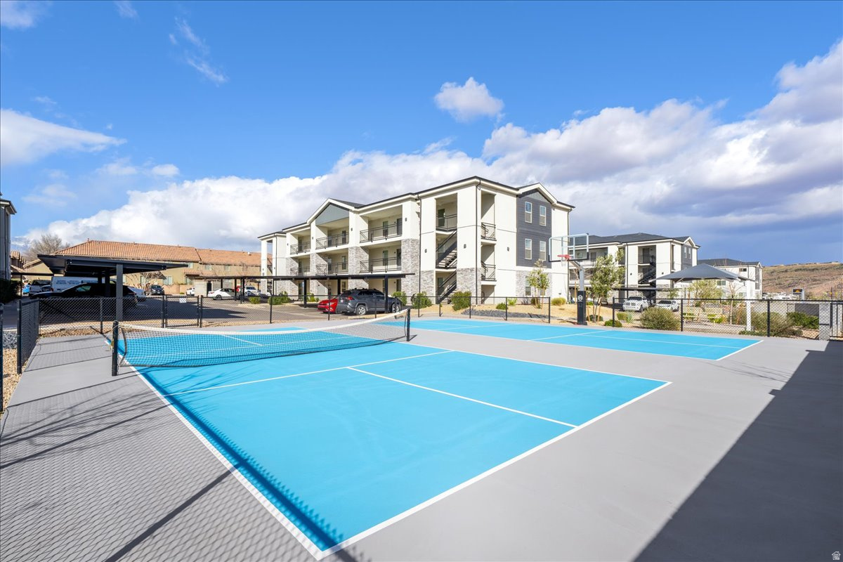 RED VISTA CONDOMINIUMS - Residential