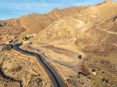 Tiny photo for 2427 S CANNON POINT DR, Salt Lake City, UT 84109 (MLS # 2127068)