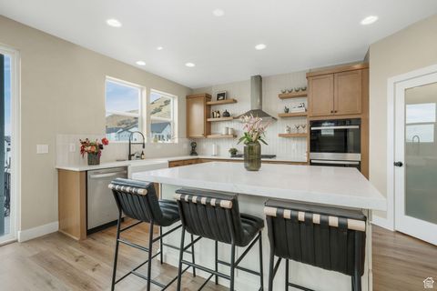 Tiny photo for 1817 W BAD ROCK CIR, Lehi, UT 84048 (MLS # 2110667)