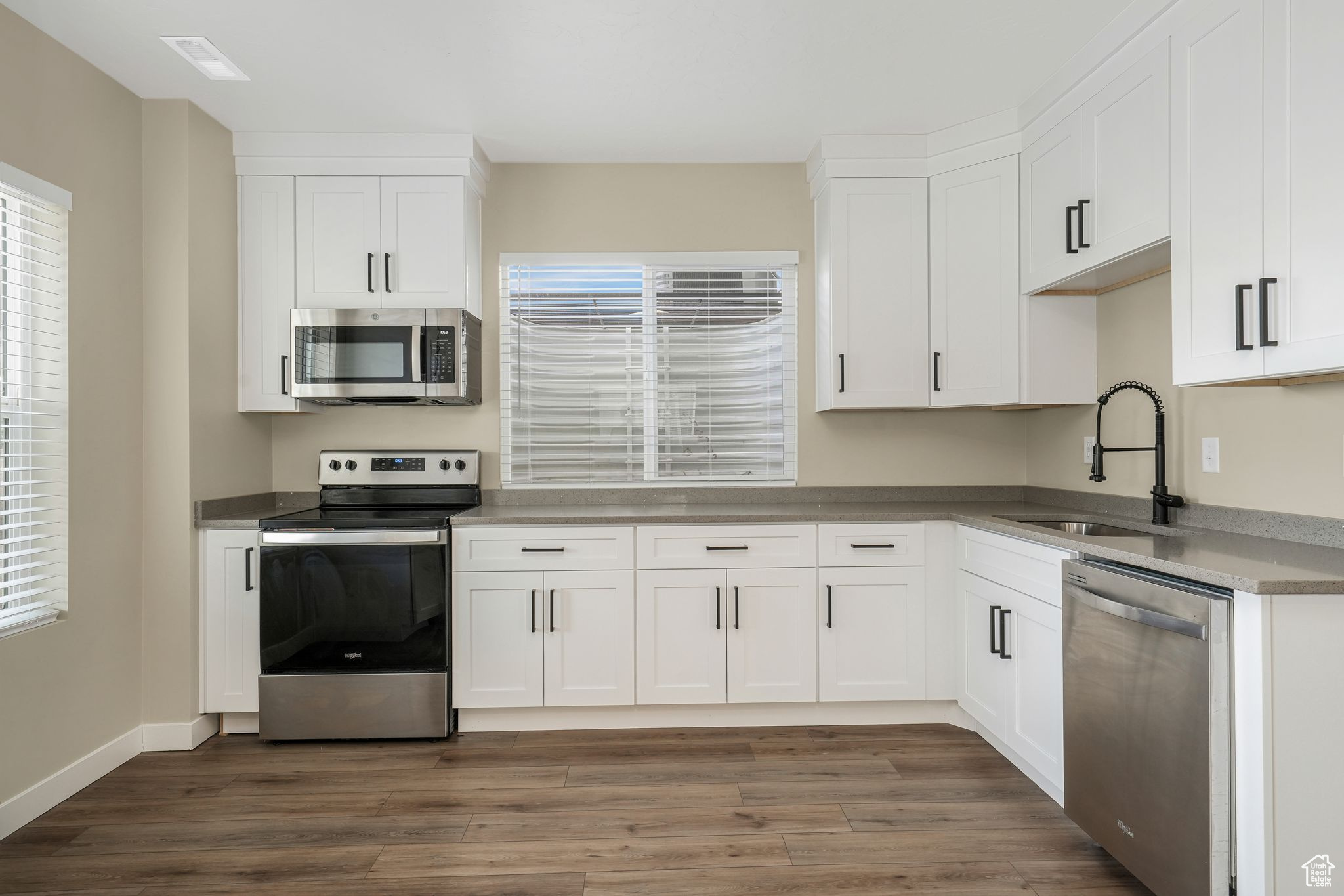 CANYON POINT - Residential