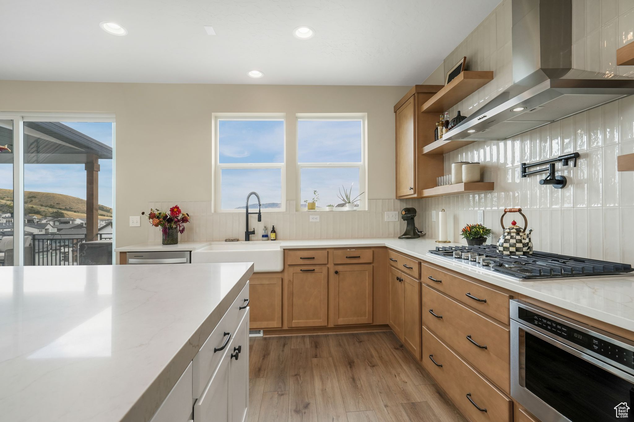CANYON POINT - Residential