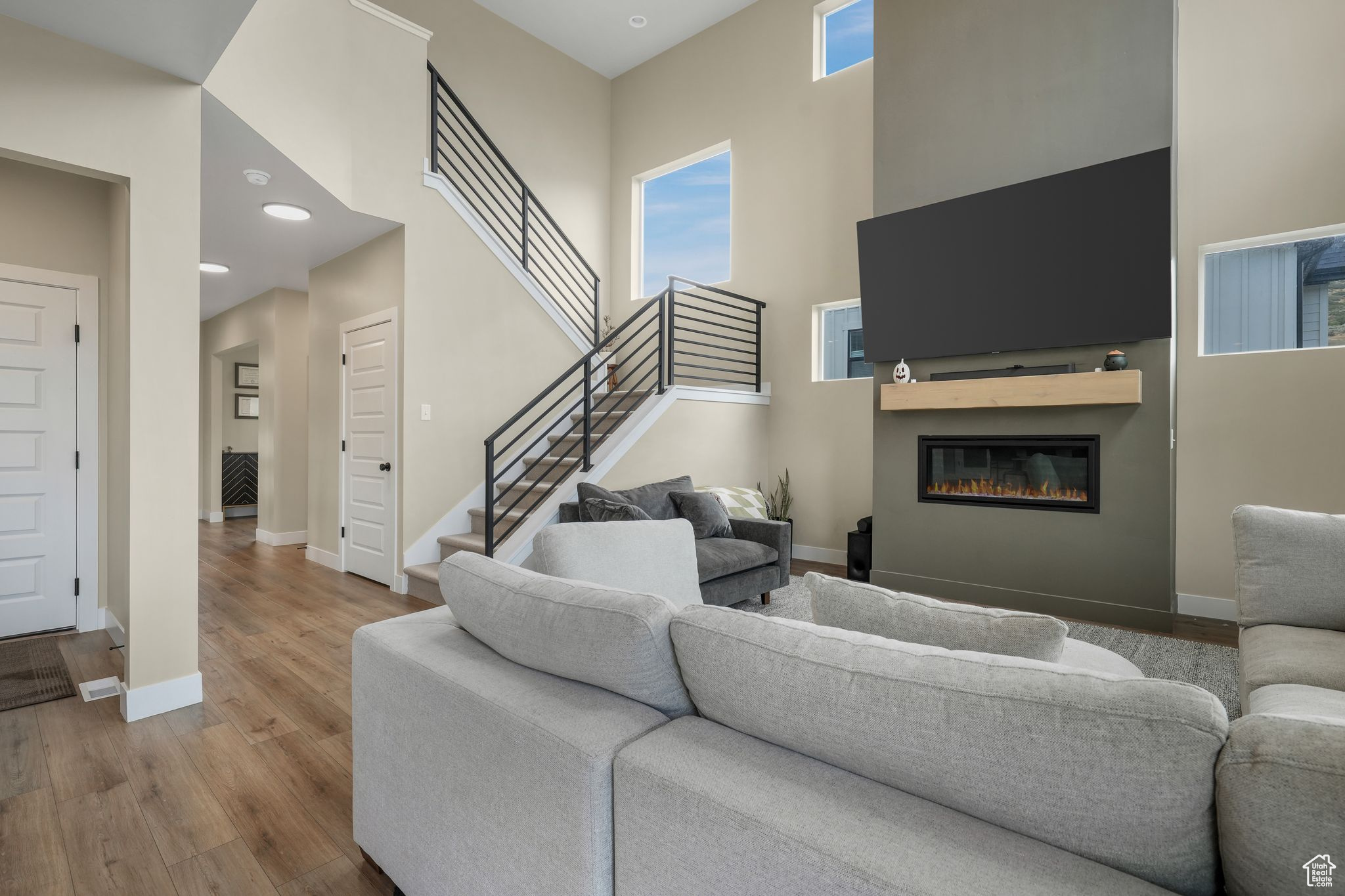 CANYON POINT - Residential