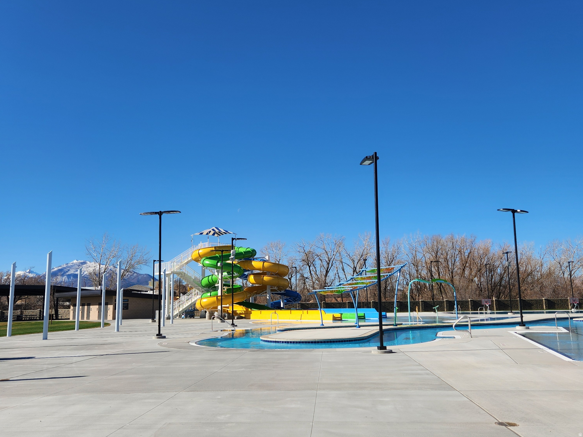 RIVER COVE - Residential