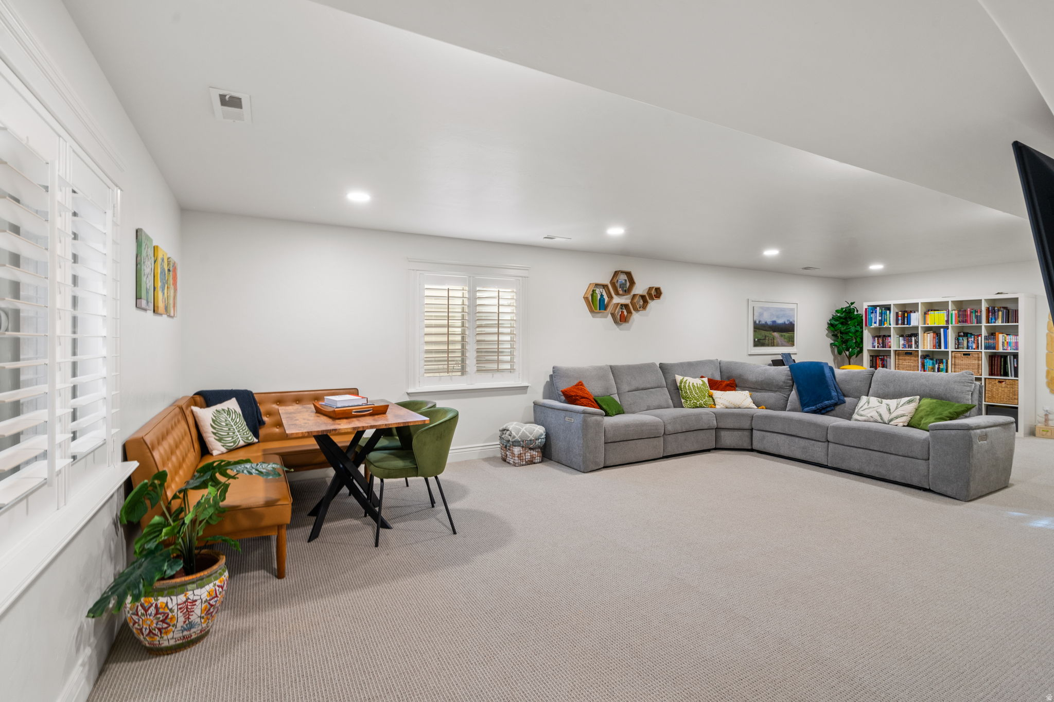 RIVER COVE - Residential