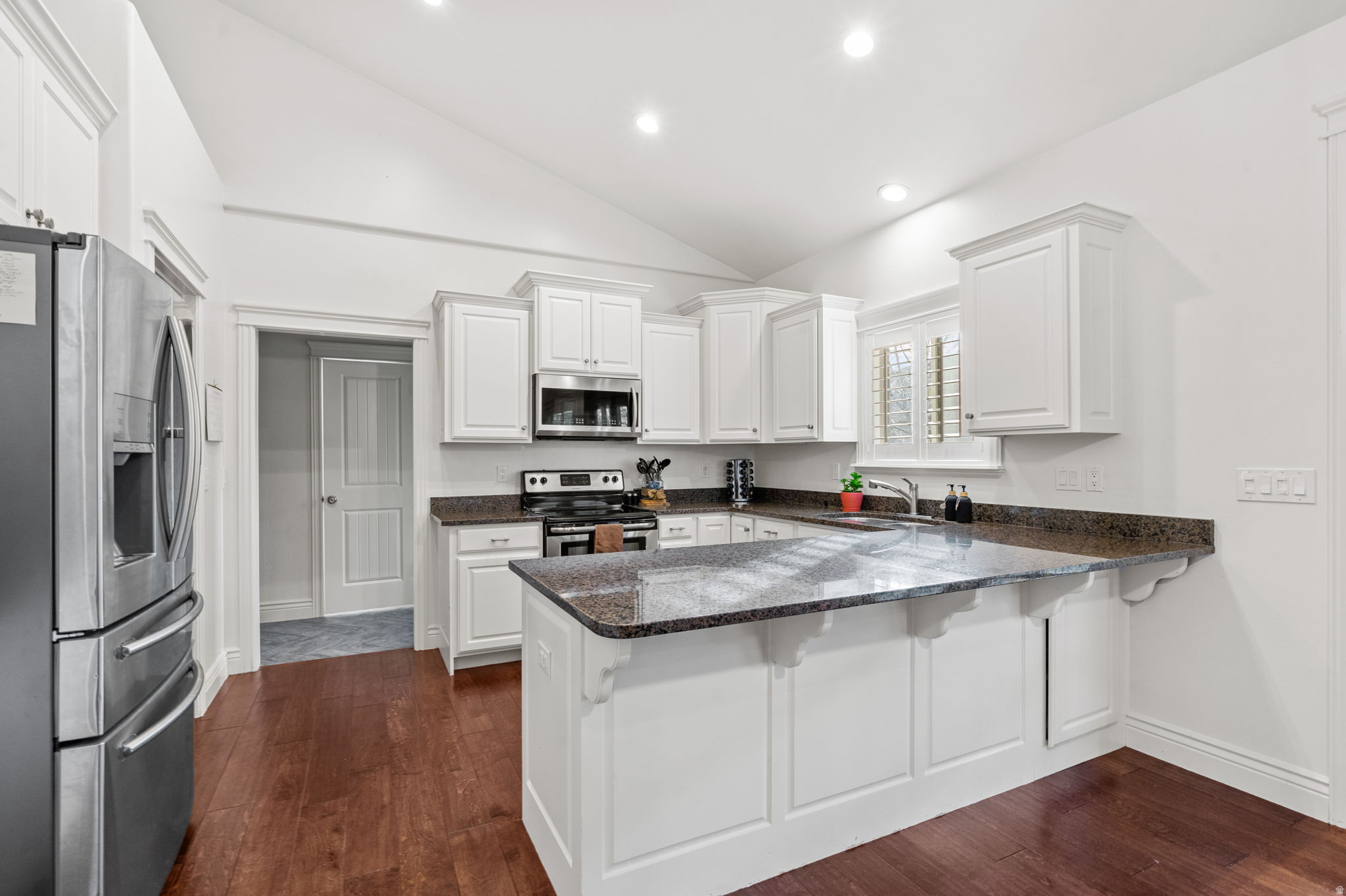 RIVER COVE - Residential