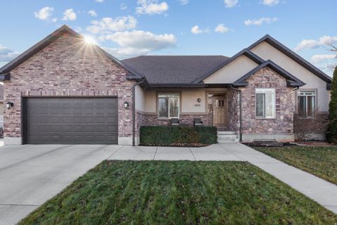 Photo of 1073 W RIVER RIDGE LN, Spanish Fork, UT 84660 (MLS # 2130773)