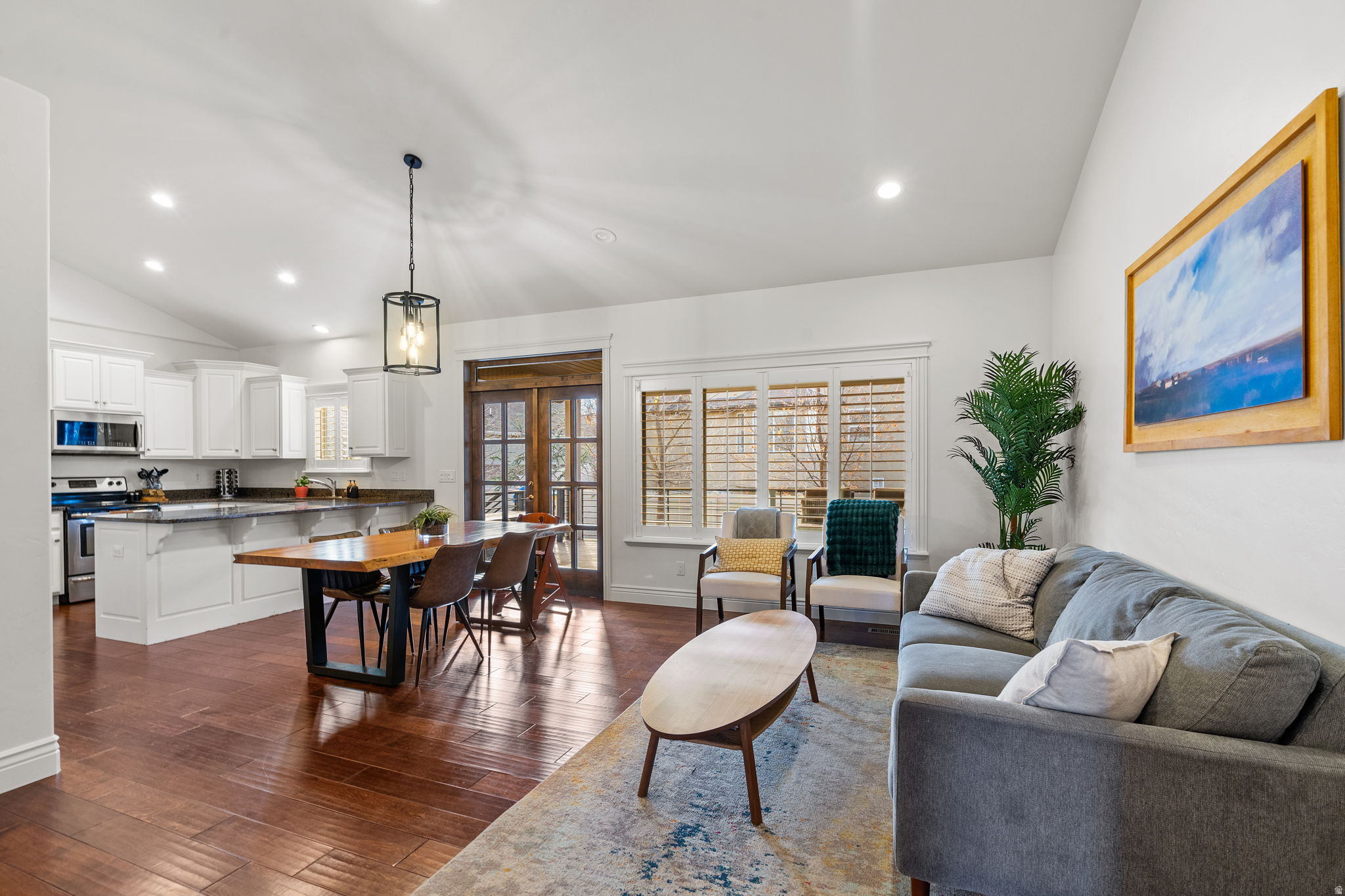 RIVER COVE - Residential