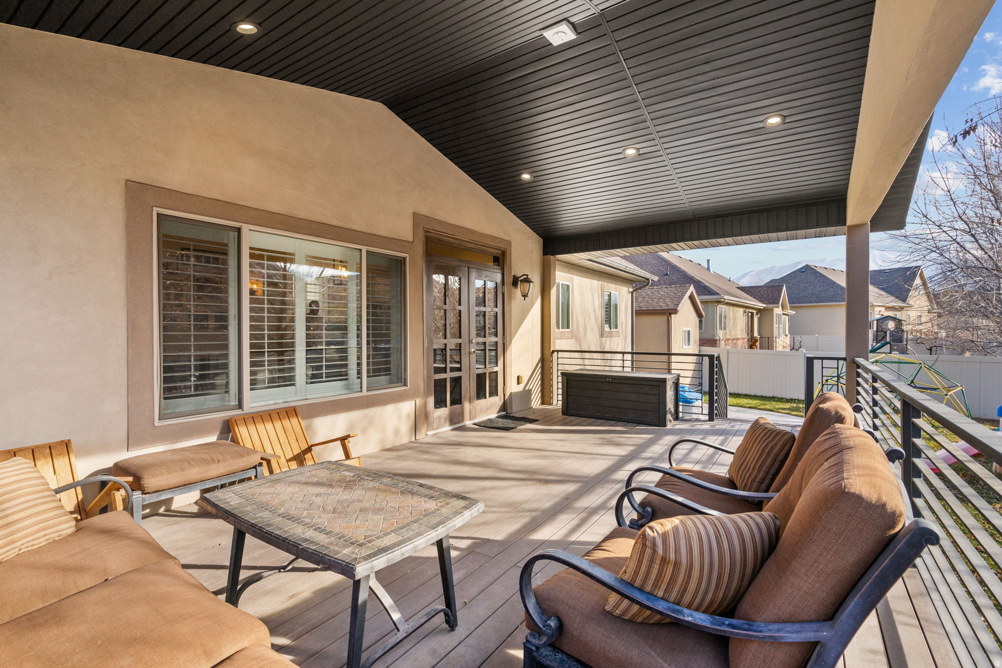 RIVER COVE - Residential