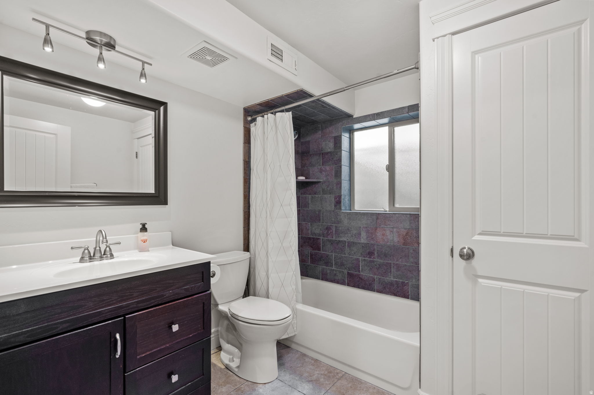 RIVER COVE - Residential