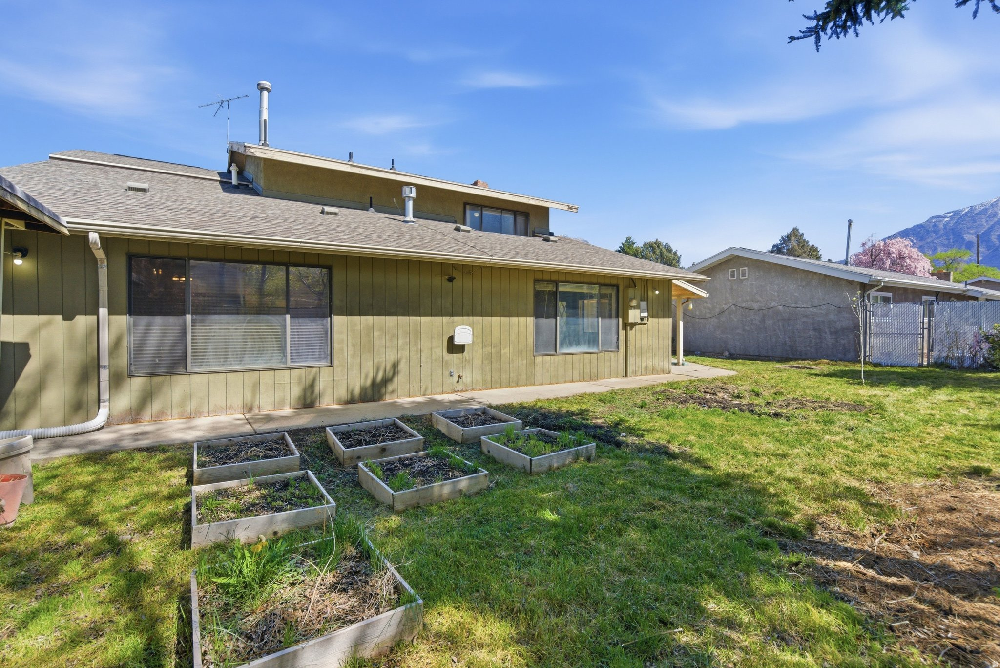 VALE MANOR - Residential