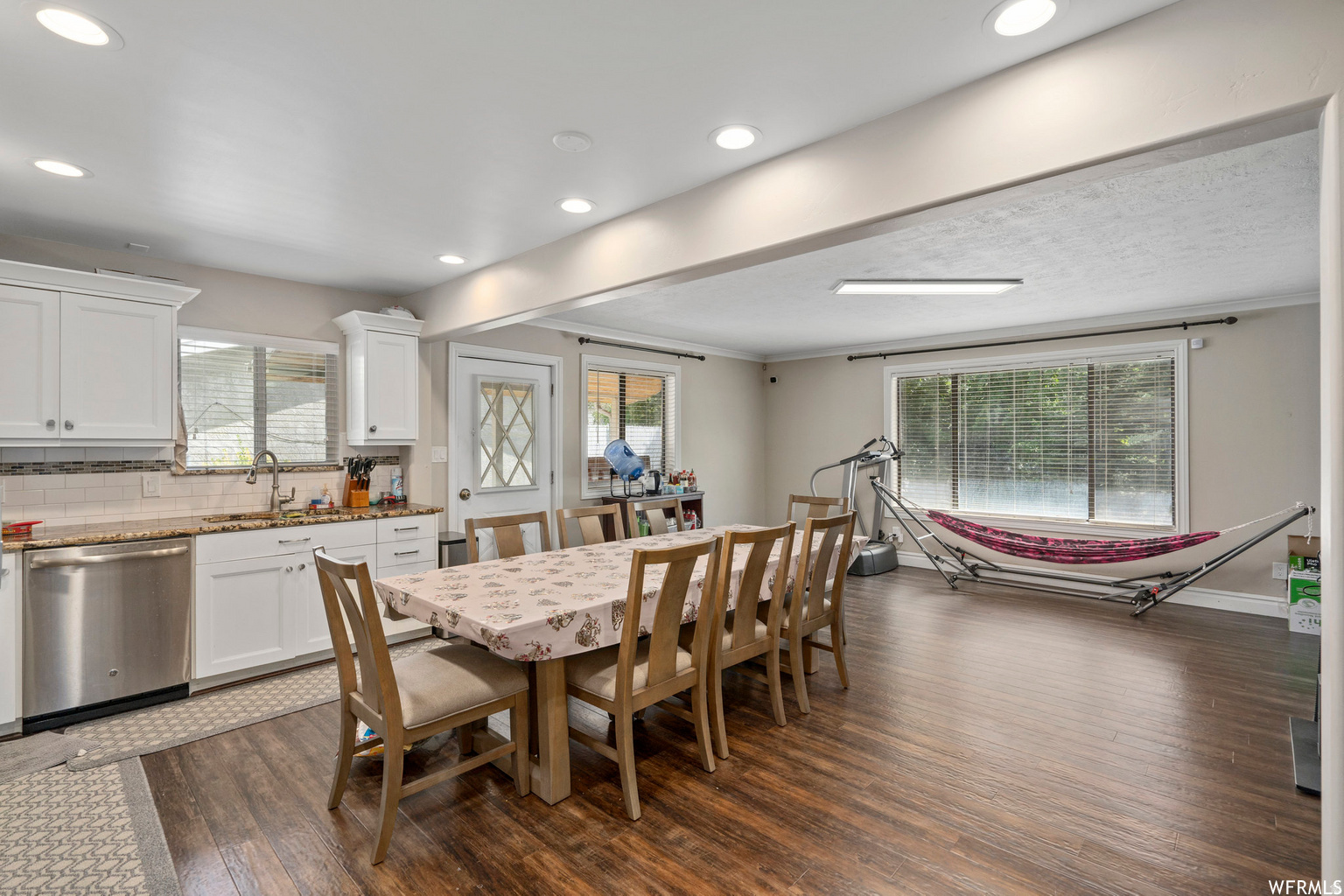 VALE MANOR - Residential