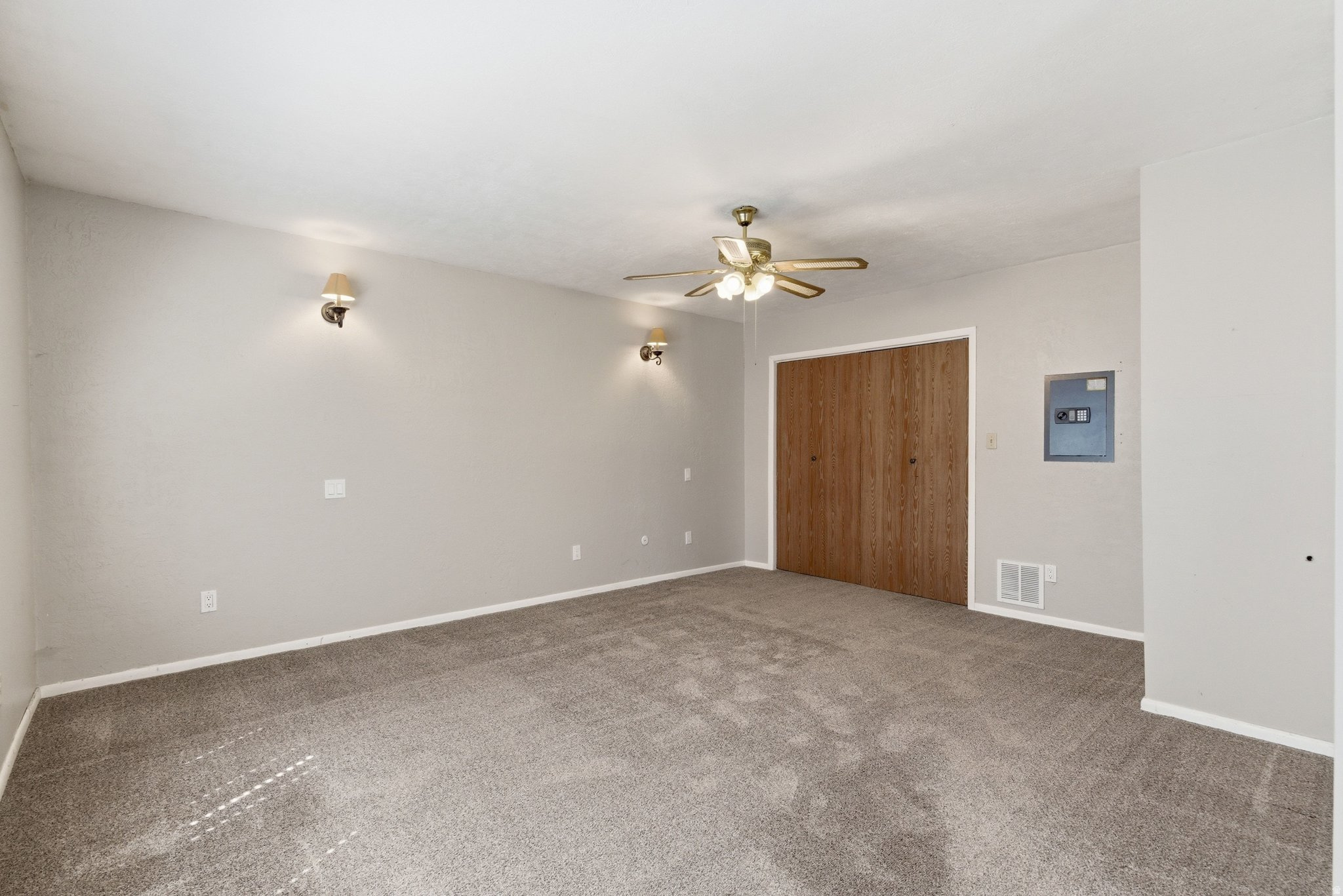 VALE MANOR - Residential