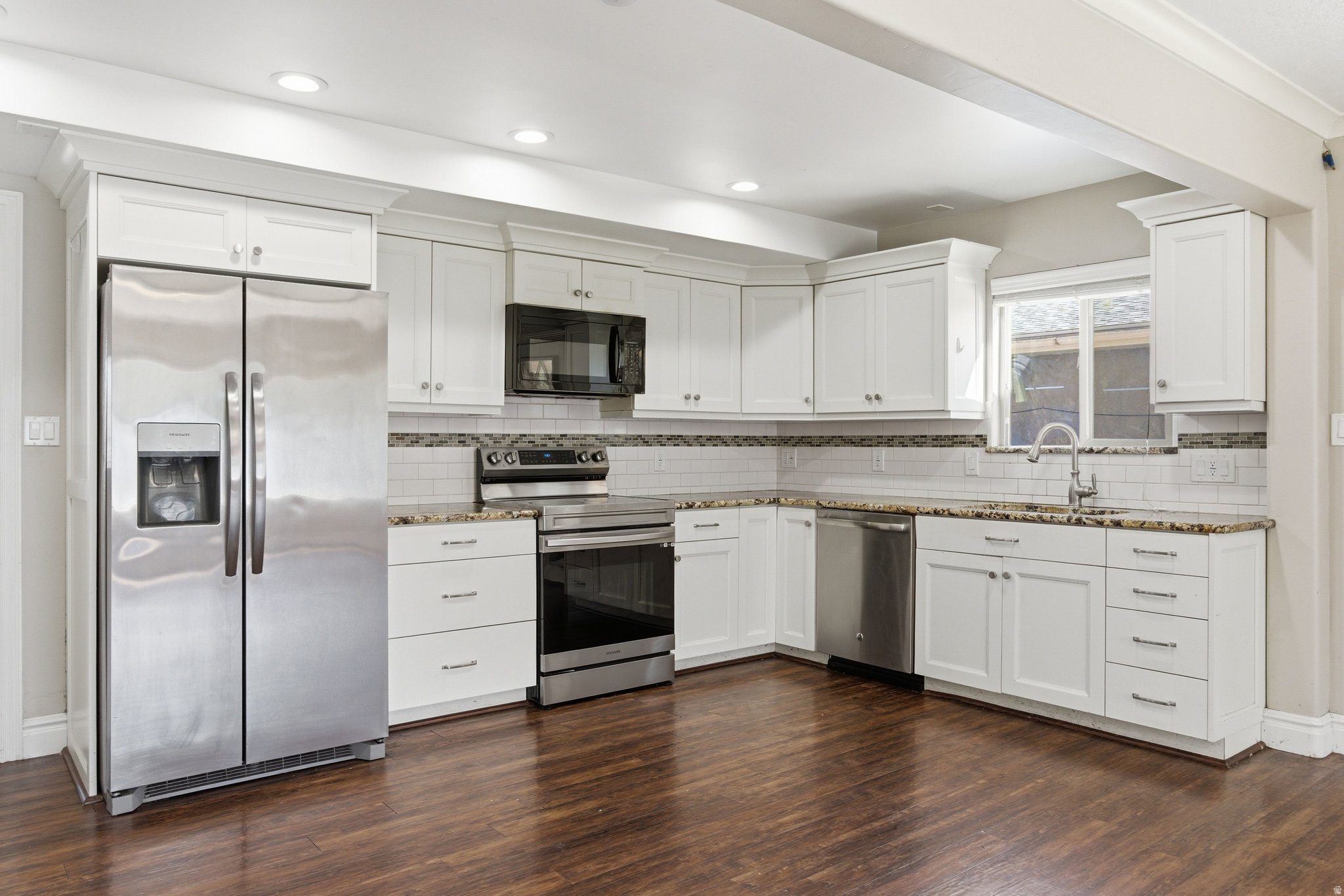 VALE MANOR - Residential