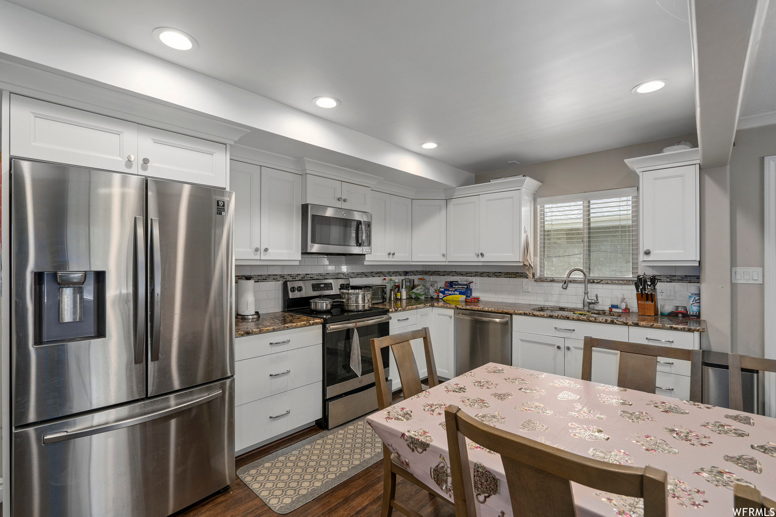 VALE MANOR - Residential