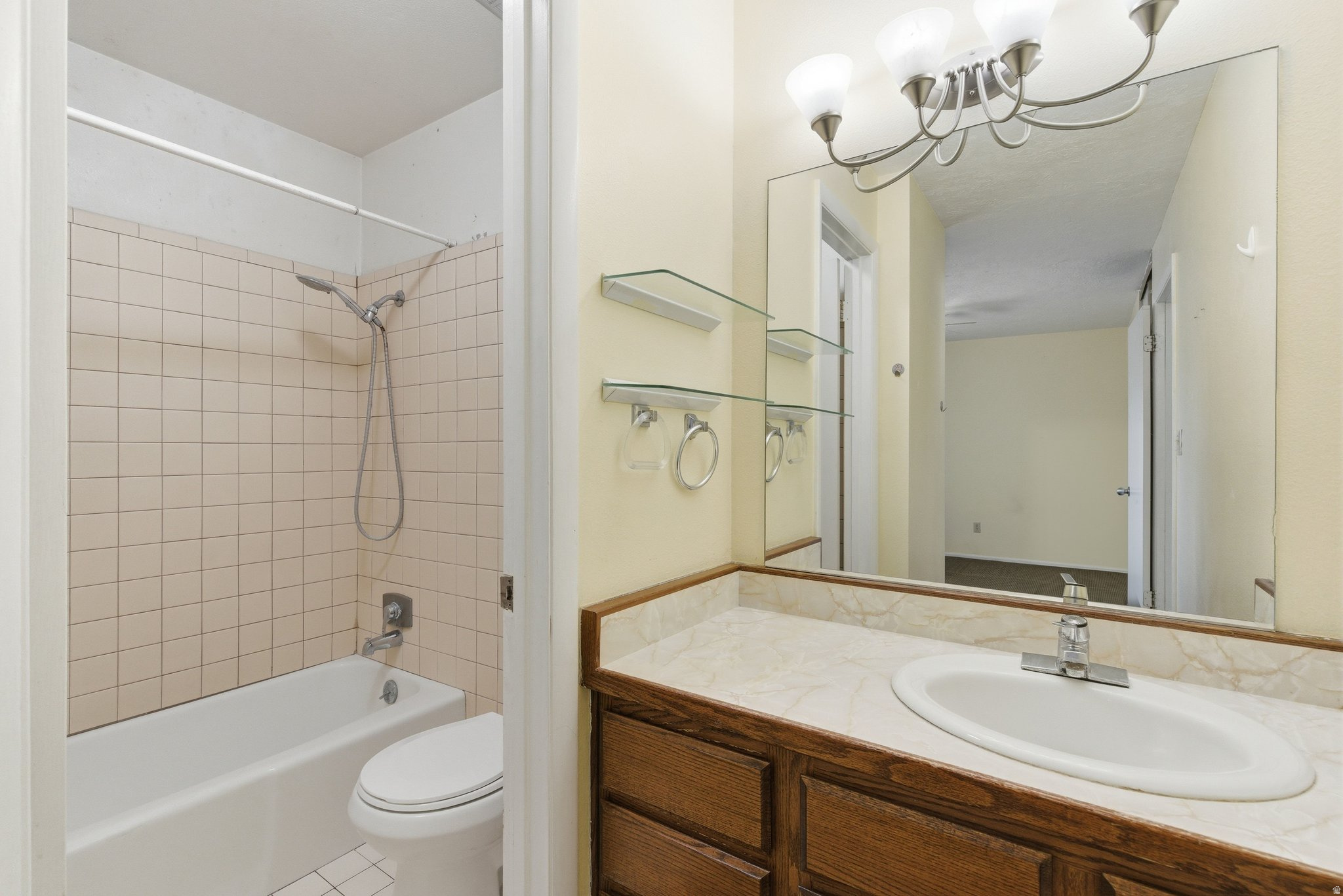 VALE MANOR - Residential