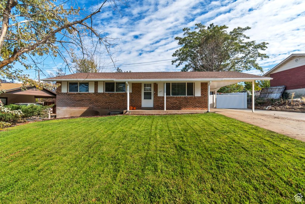 Photo of 3854 S 1925 W, Roy, UT 84067 (MLS # 2118406)