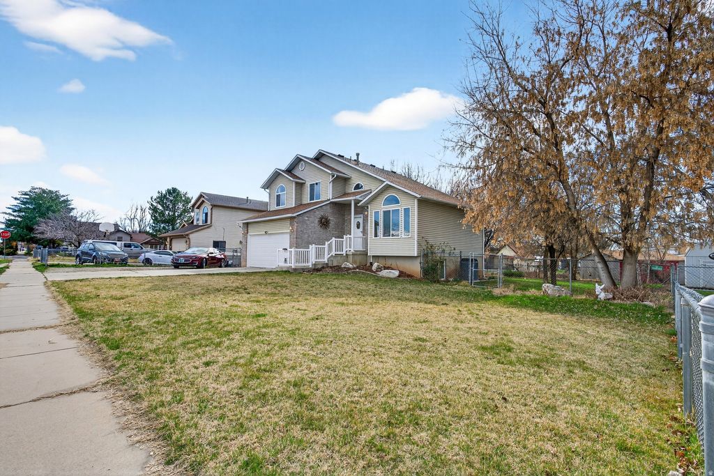 Photo of 2627 N 1220 W, Clinton, UT 84015 (MLS # 2142589)
