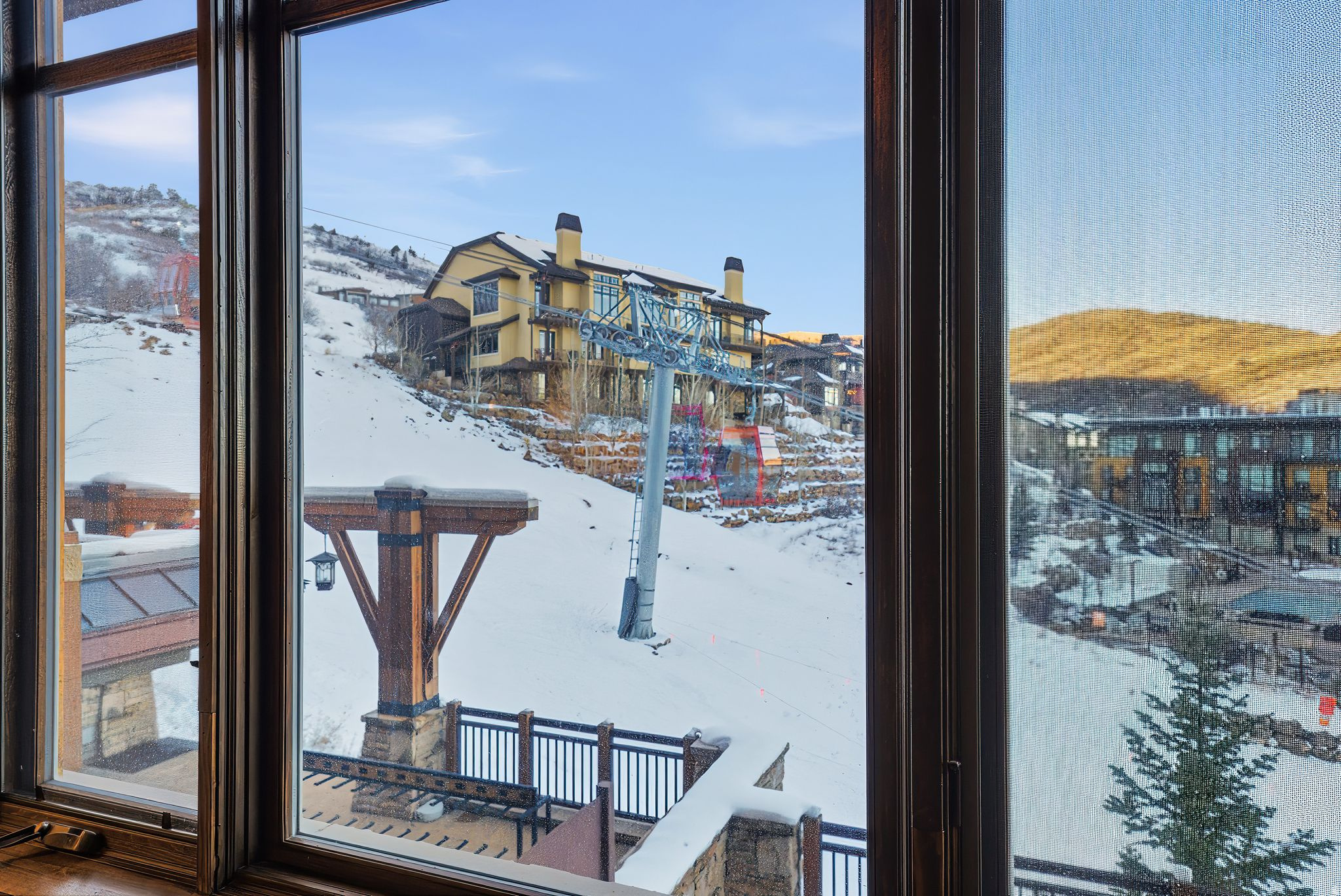 ESCALA LODGES CONDO - Residential